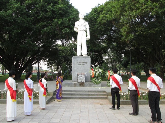 CÔNG VIÊN LÝ TỰ TRỌNG QUẬN 1, HỒ CHÍ MINH